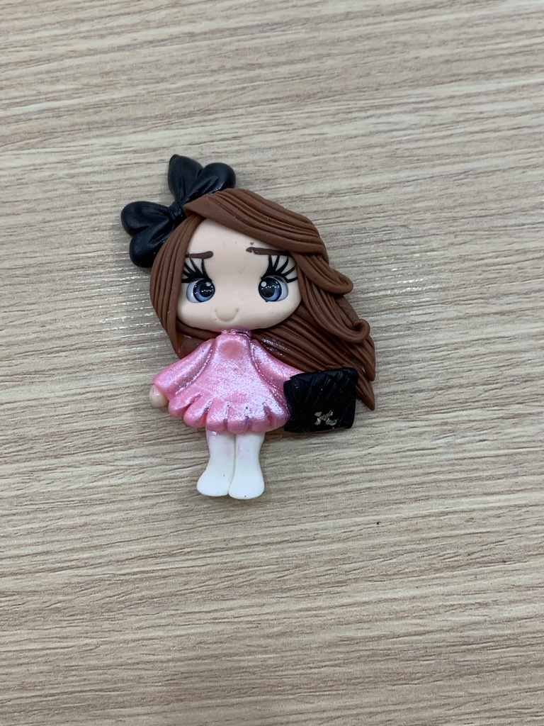 APLIQUE PORCELANA FRÍA NIÑA GALA CON CARTERA NEGRA