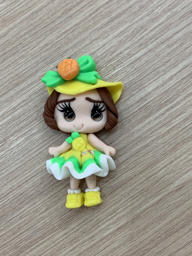 APLIQUE PORCELANA FRÍA NIÑA PIÑA