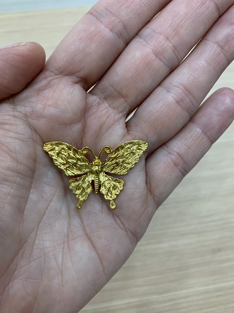 APLIQUE DE METAL MARIPOSA 2.5 x3.9cm COLOR DORADO