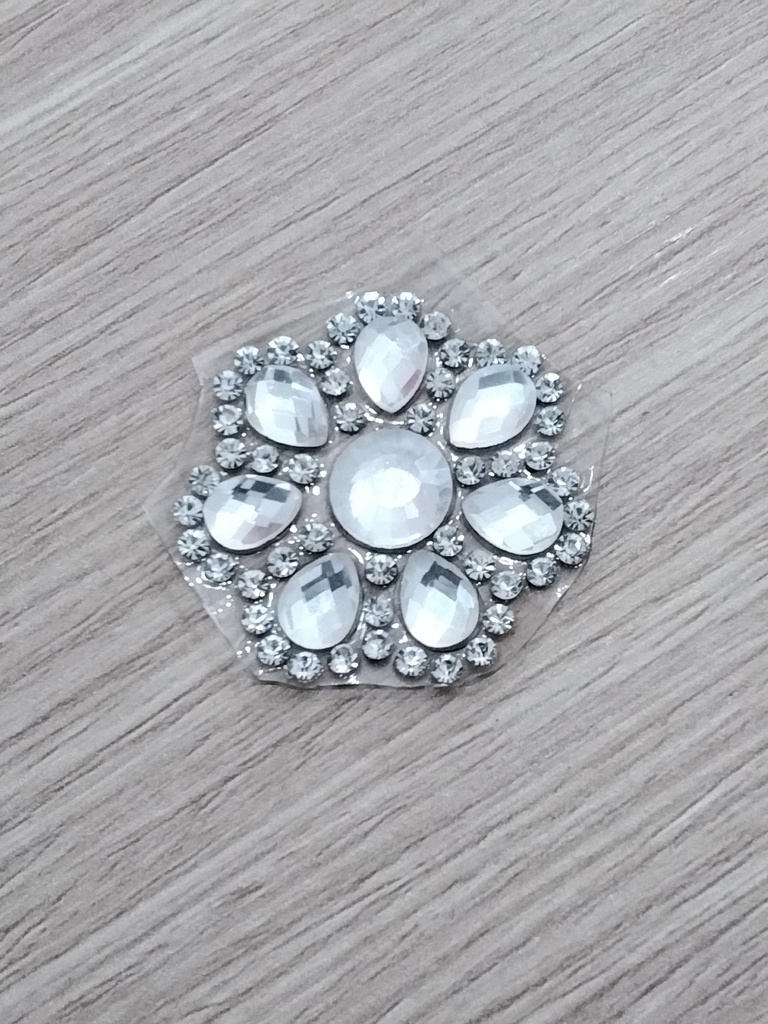 FLOR TERMO ADHESIVO CON CRISTALES COLOR BLANCO