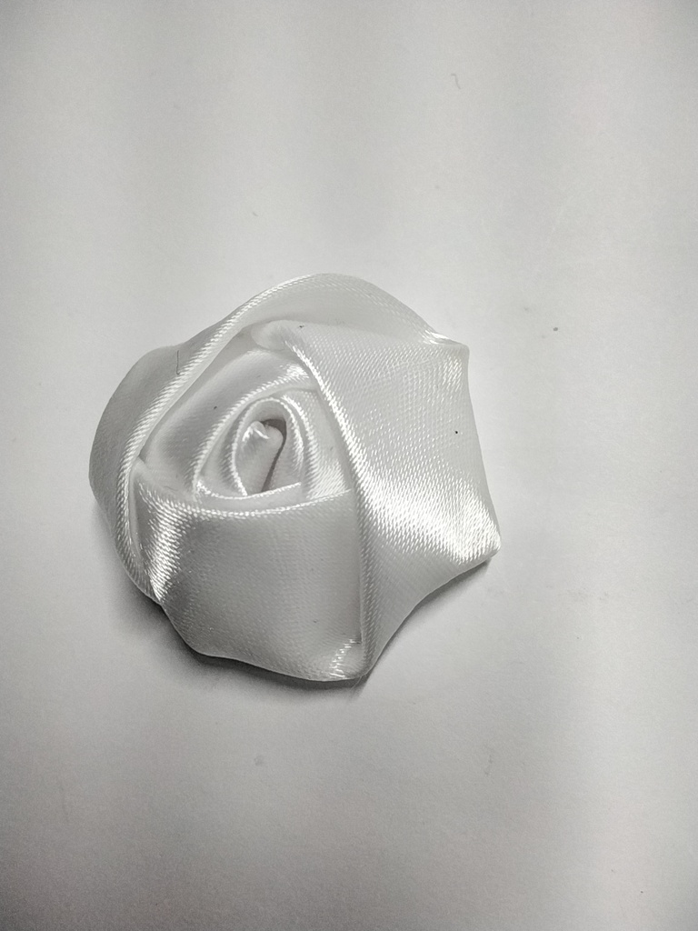 FLORES CAPULLITOS SATIN 3.5-4 cm