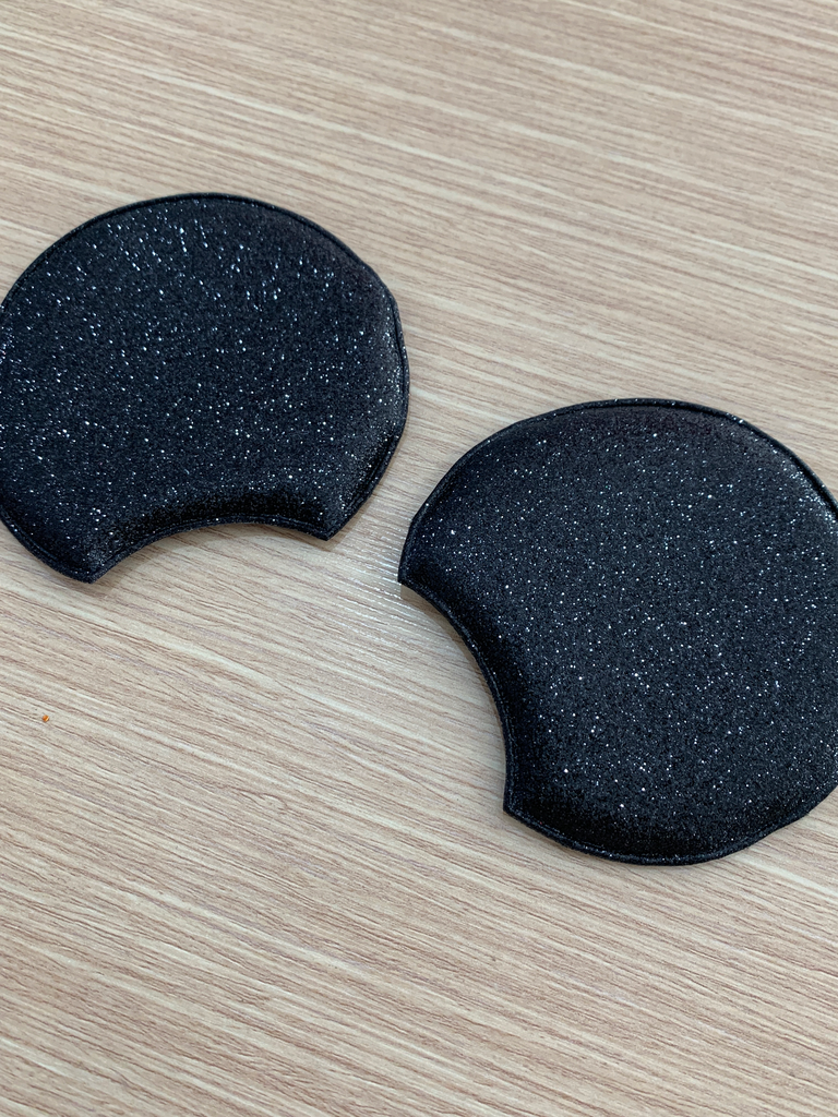 OREJAS DE MICKEY ACOLCHADOS ESCARCHADOS  8.5cm PAQ DE 2 PZS             