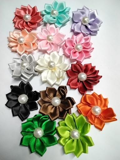 FLORES MARGARITA CON PERLA 
