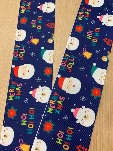 CINTA ESTAMPADA NAVIDAD 3" MODELO SANTAS HO HO HO FONDO AZUL MARINO