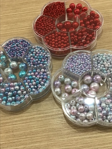 SET DE PERLAS CON HUECO ENVASE CON 1150PZS