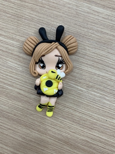 APLIQUE PORCELANA FRÍA NIÑA ABEJA