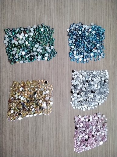 MINI CRISTALES PLÁSTICOS 4mm PAQ 400 PZS